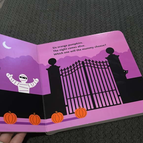 🧸 10/$10 BABY SALE - book - Picture 2 of 2